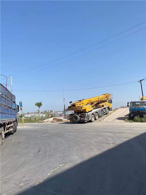 卫滨区25吨吊车的租赁价格大概是多少？