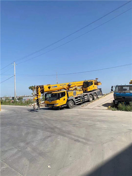 卫滨区吊车作业时，可能会产生哪些额外收费项目？